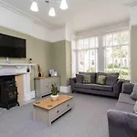 Orchard Lodge