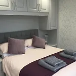 Leafy Lytham Central Lovely Ground Floor 1 Bedroom Apartment With Private Garden In Lytham Dog Friendly