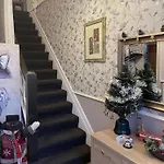 Esjays At Knowles House