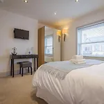 Charles Alexander Short Stay - The Old Bank Penthouse