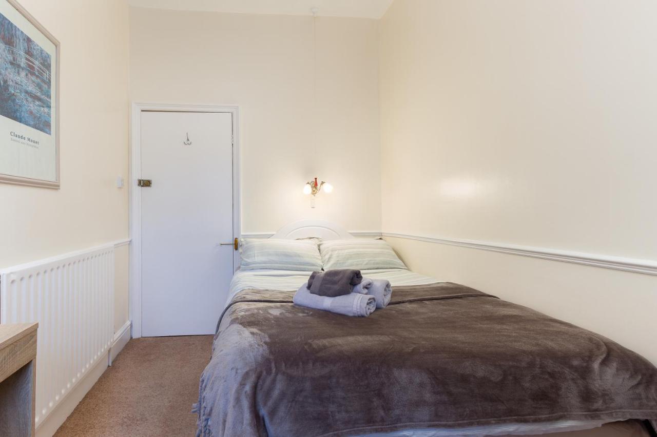 The Hollingworth Bed & Breakfast 4*