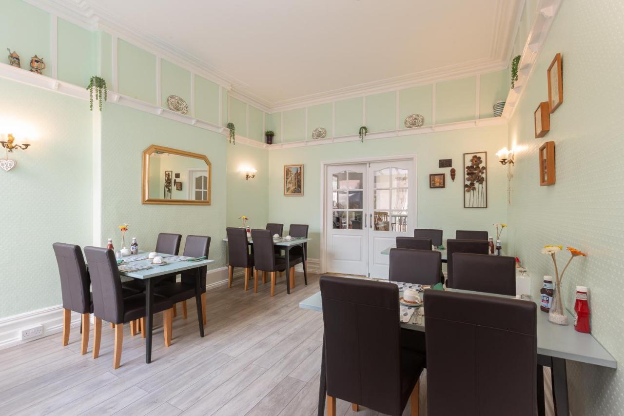 Bed & Breakfast The Hollingworth 4*