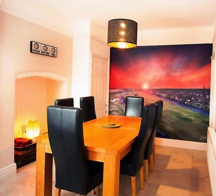 Sunny Seaside House Lytham Centre Sleeps 8 *