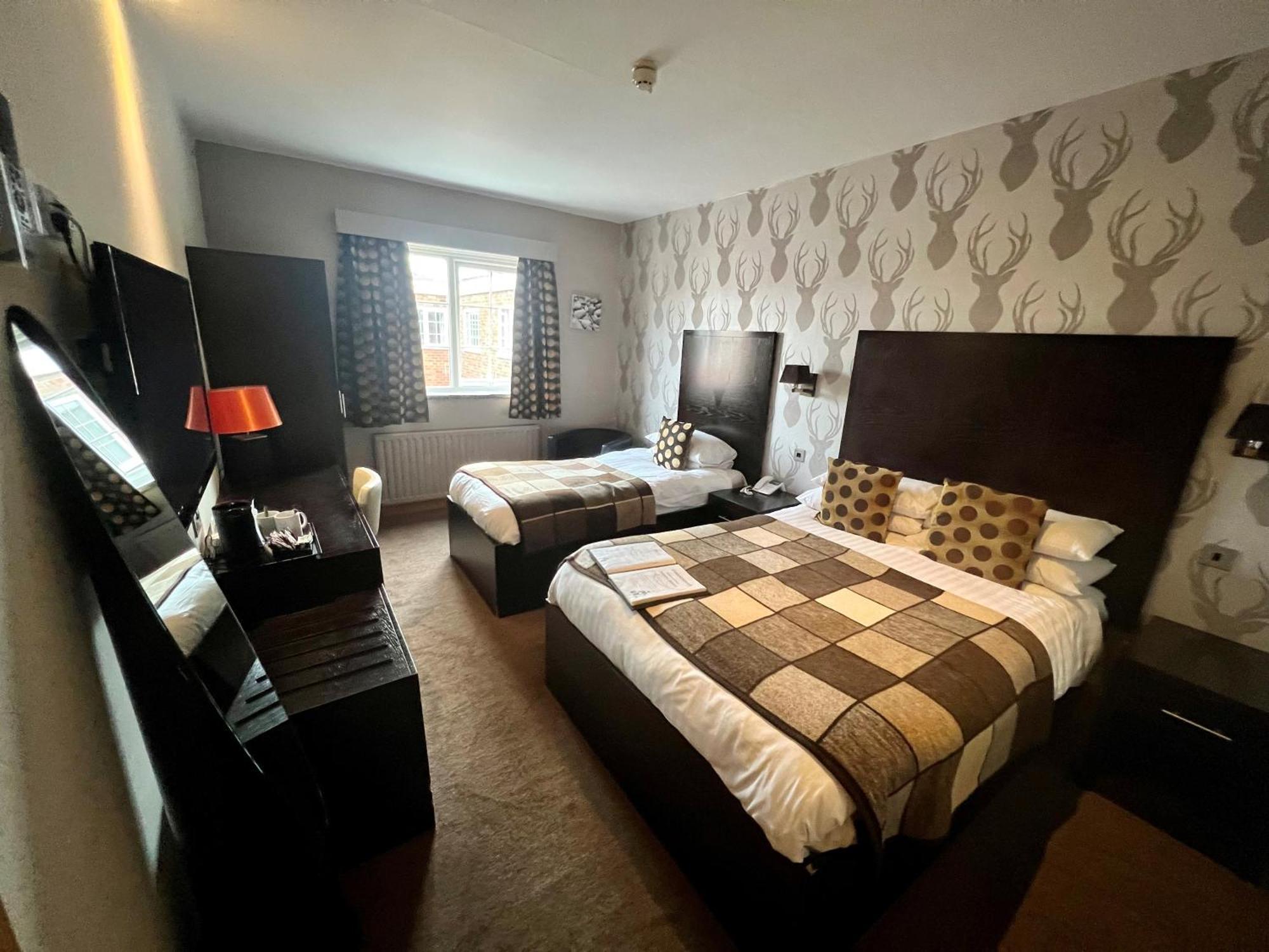 Hotel On The Prom At The Fernlea 3*