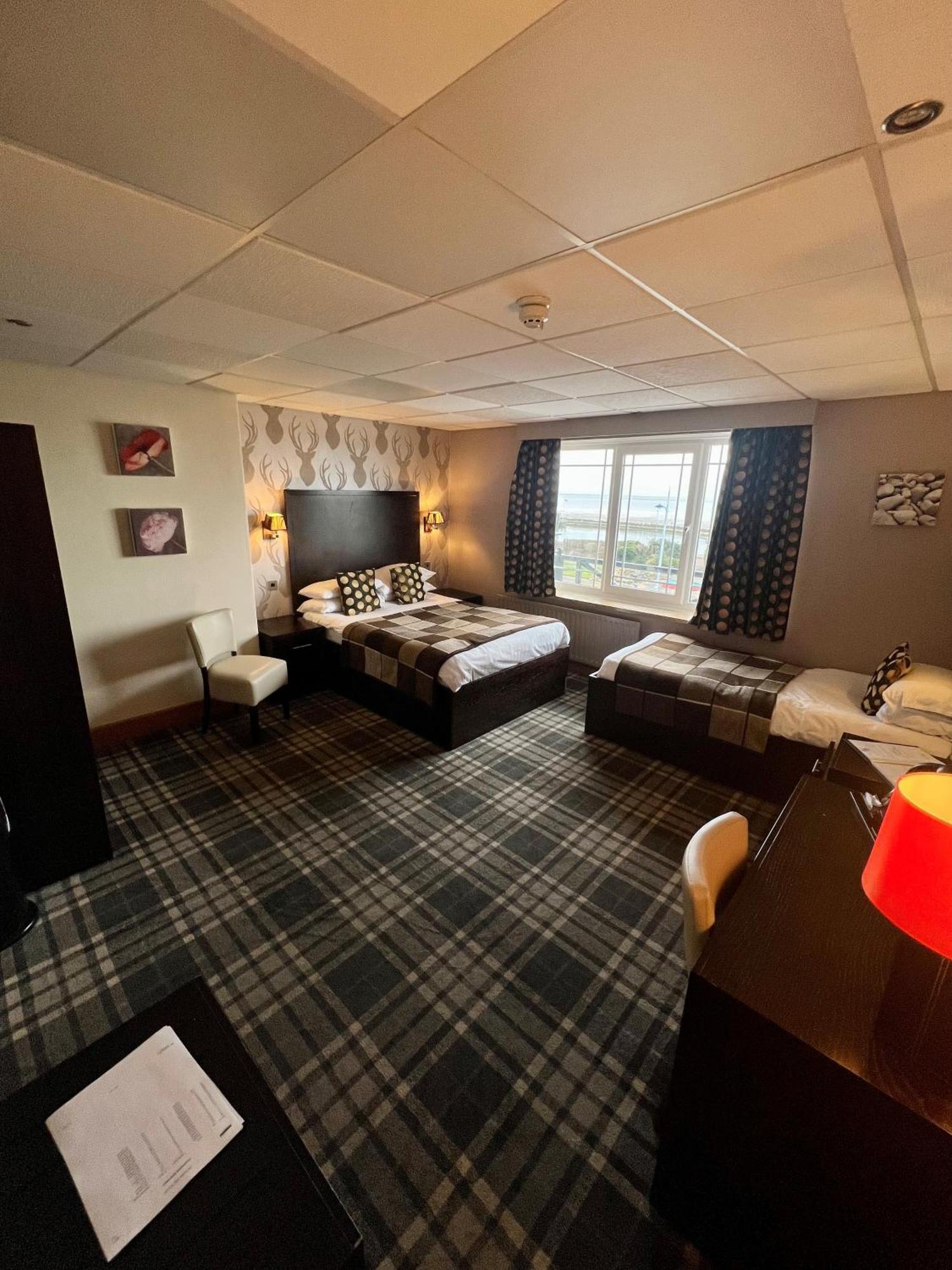 On The Prom At The Fernlea 3* Lytham St Annes