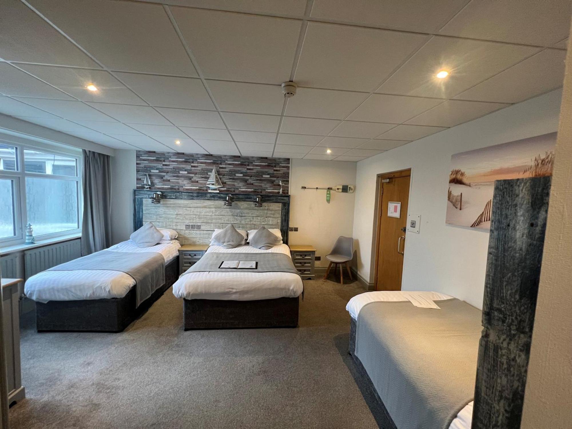 On The Prom At The Fernlea 3* Lytham St Annes