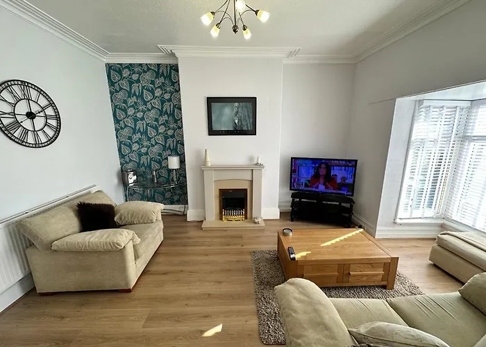Spacious One Bedroom Apartment In Central Location