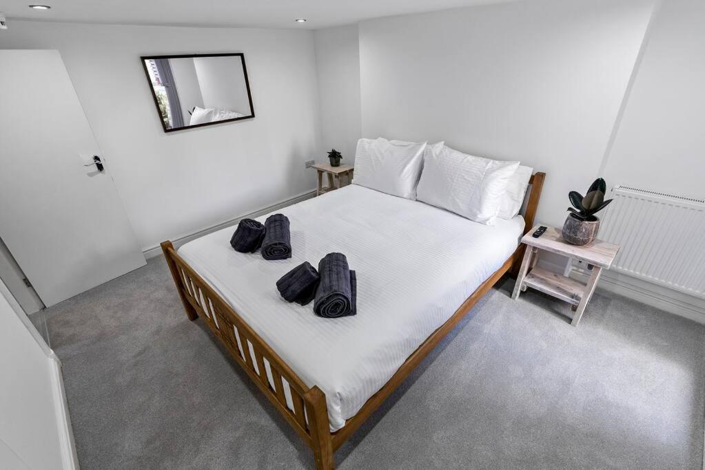 Newly Refurbed, With Free Parking And Hot Tub * Lytham St Annes