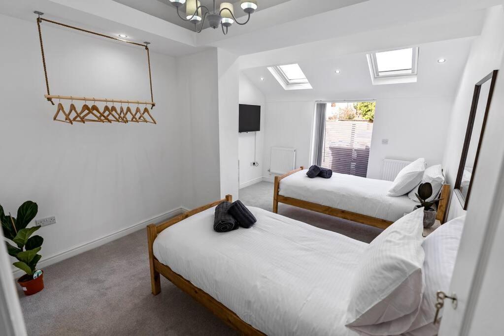 Apartment Newly Refurbed, With Free Parking And Hot Tub Lytham St Annes