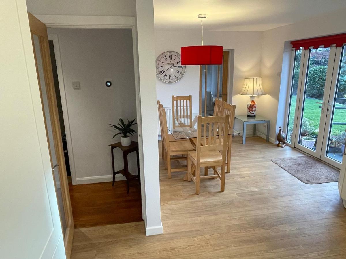 'sounion' - Fabulous, Spacious Modern House With Large Private Garden In Leafy Lytham * Lytham St Annes