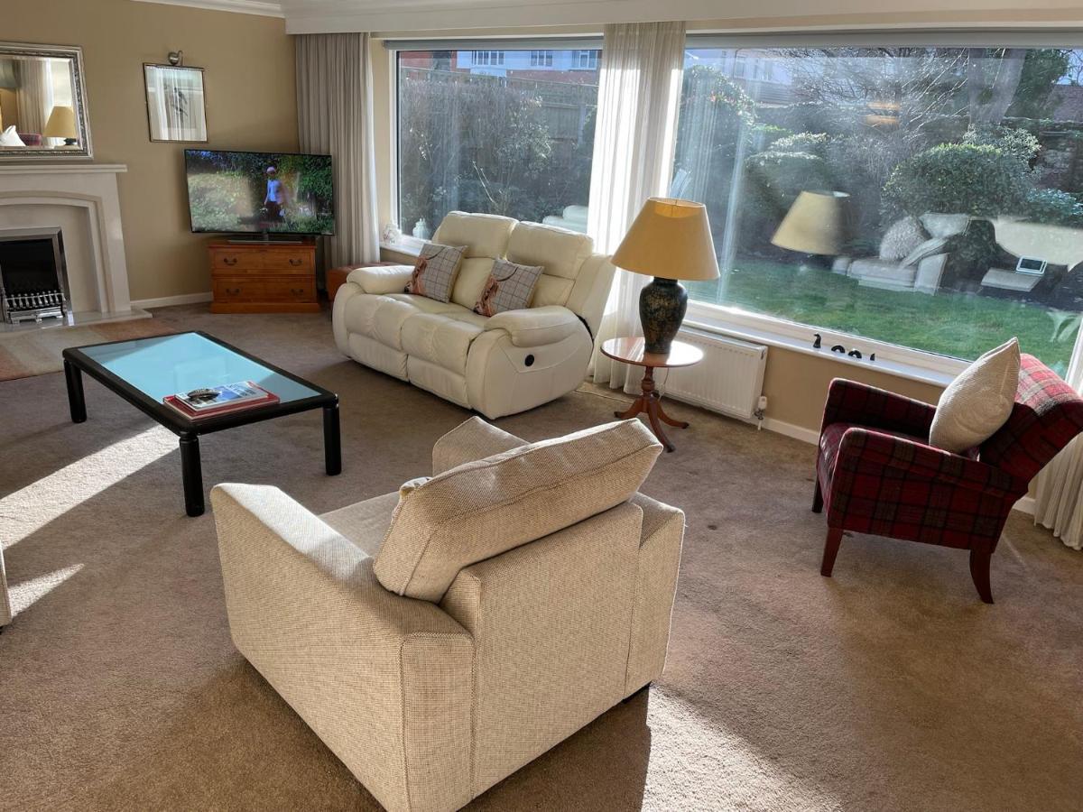 'sounion' - Fabulous, Spacious Modern House With Large Private Garden In Leafy Lytham Lytham St Annes