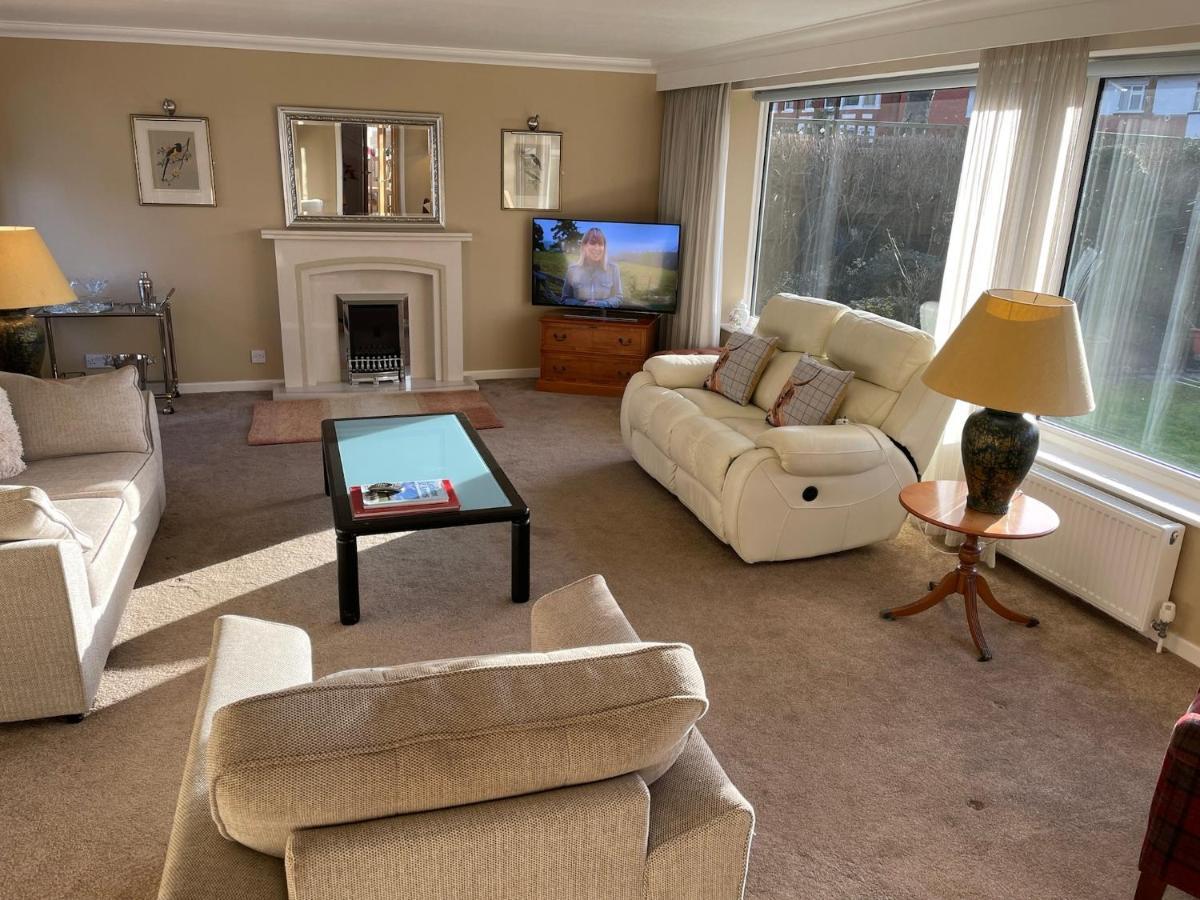 Holiday home 'sounion' - Fabulous, Spacious Modern House With Large Private Garden In Leafy Lytham Lytham St Annes
