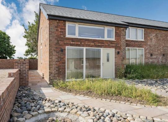 The At Ivy Farm By Charles Alexander Short Holiday home Lytham St Annes