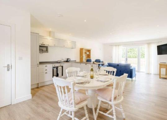 The At Ivy Farm By Charles Alexander Short Holiday home *
