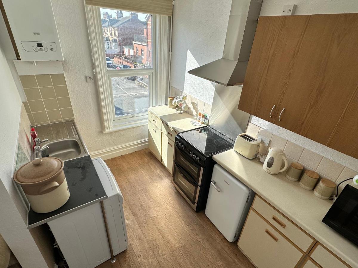 Spacious One Bedroom In Location *