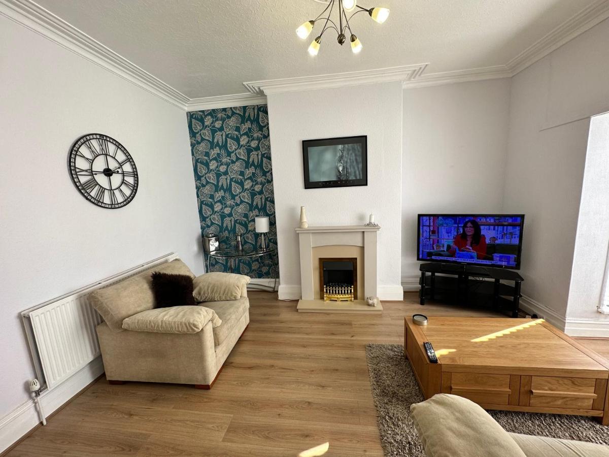 Apartment Spacious One Bedroom In Location