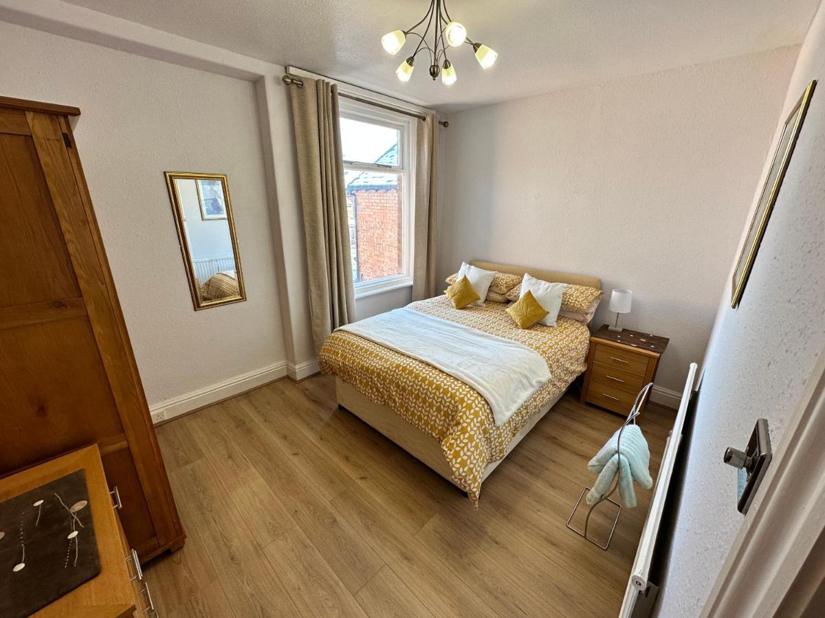 Spacious One Bedroom In Location Apartment *