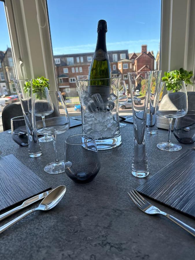 No 3 ,luxury 2 Bed 1st Floor With Free Parking,lytham St Annes Apartment *