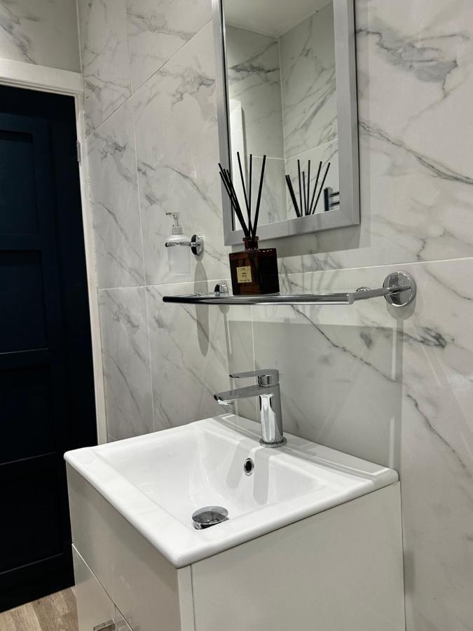 No 3 ,luxury 2 Bed 1st Floor With Free Parking,lytham St Annes Apartment *