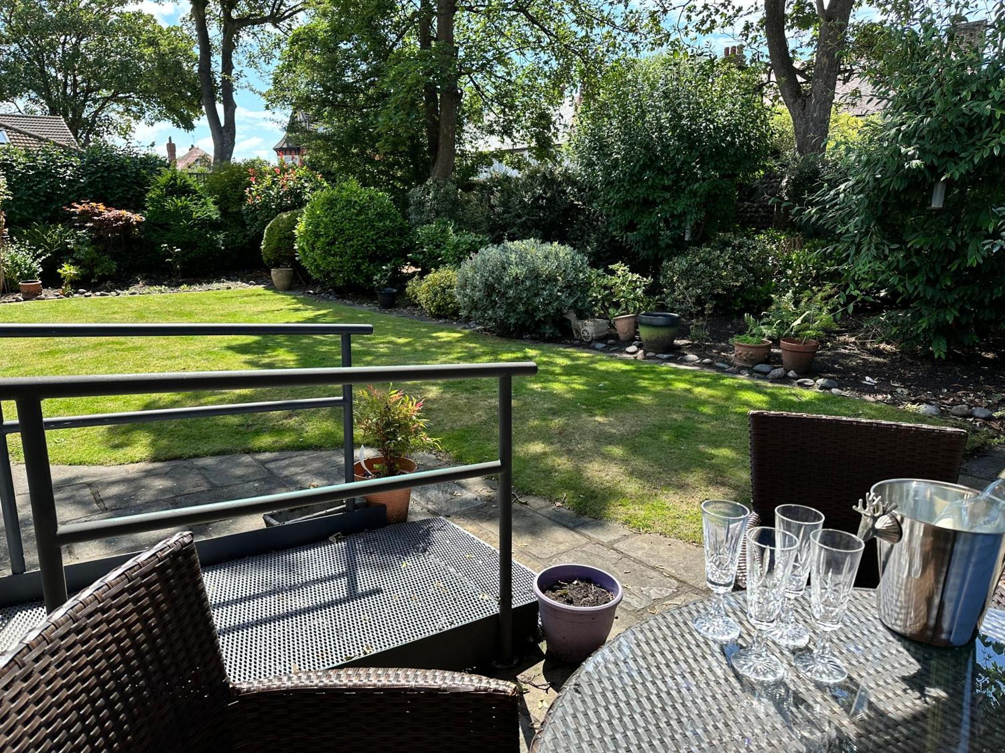 Holiday home 'sounion' - Fabulous, Spacious Modern House With Large Private Garden In Leafy Lytham