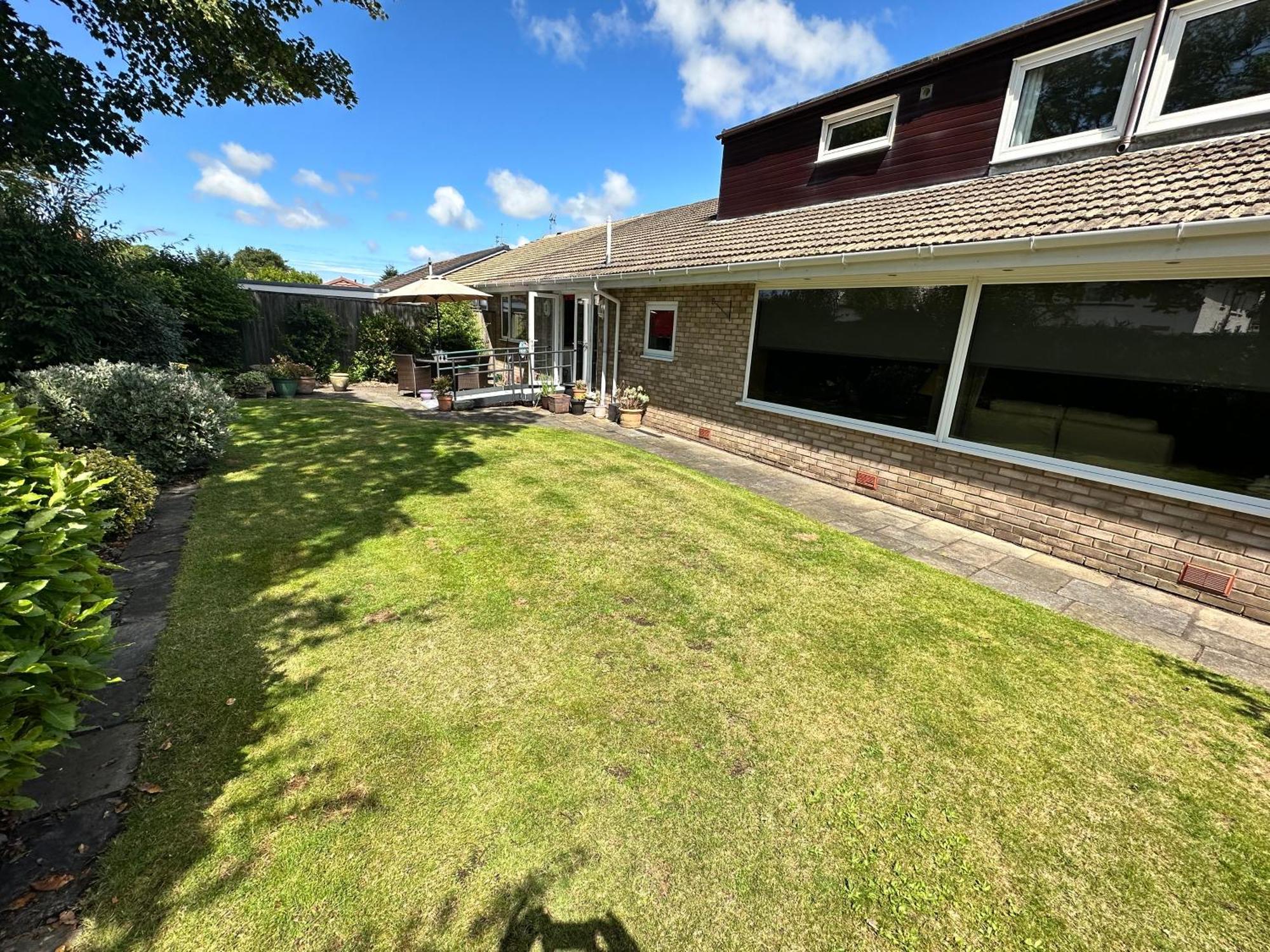 'sounion' - Fabulous, Spacious Modern House With Large Private Garden In Leafy Lytham Holiday home Lytham St Annes