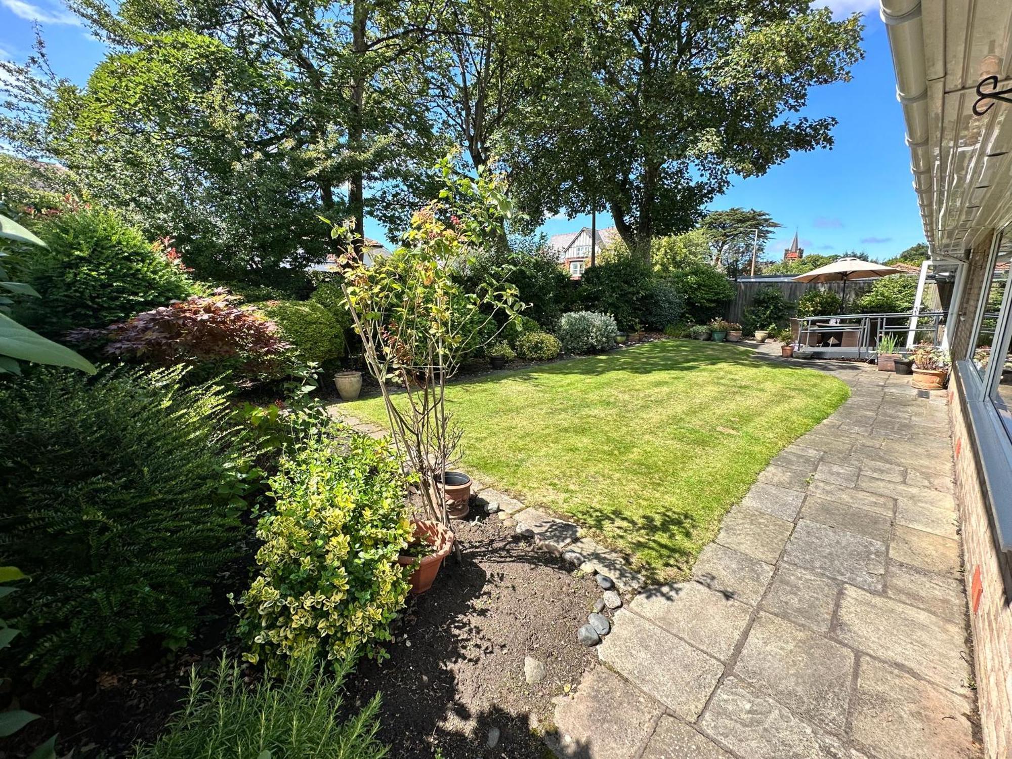 Holiday home 'sounion' - Fabulous, Spacious Modern House With Large Private Garden In Leafy Lytham