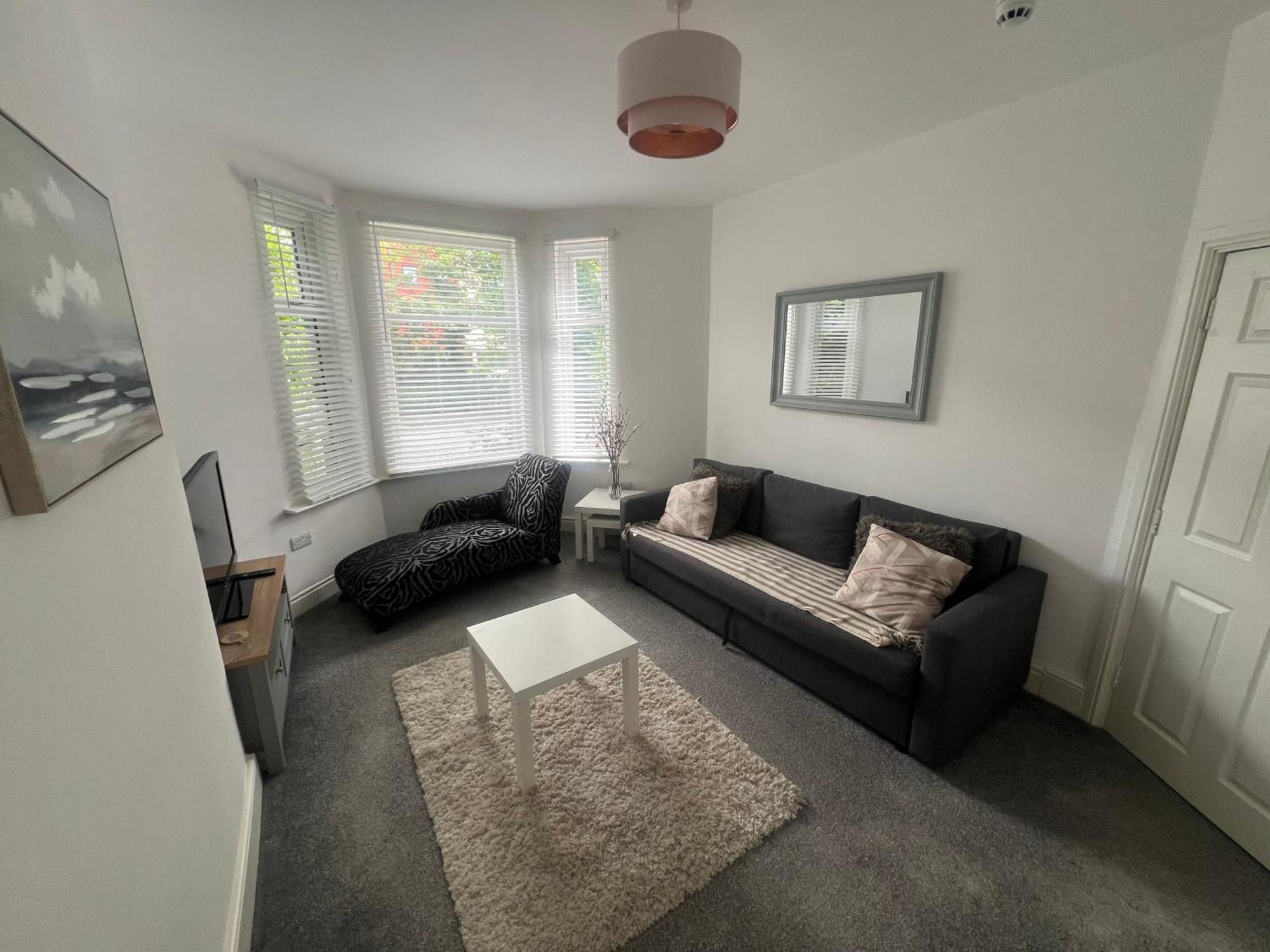 New Flat In - Sleeps 4 Apartment