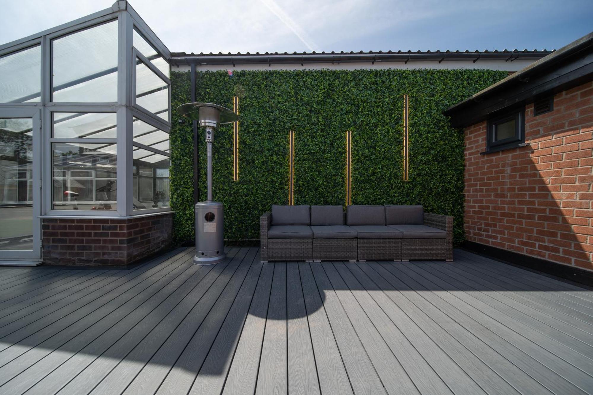 20 Guest Luxury - Private Pool, Hot Tub & Gym Guest house