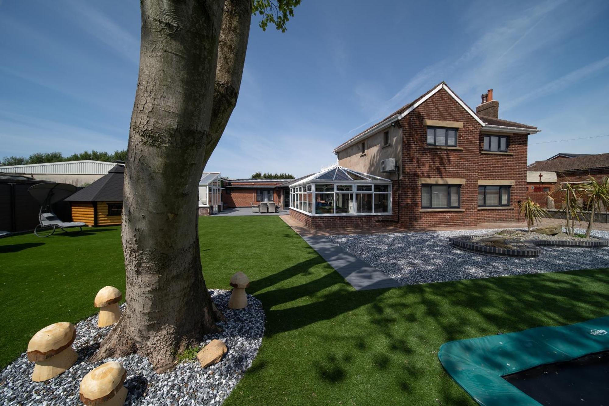 20 Guest Luxury - Private Pool, Hot Tub & Gym Lytham St Annes