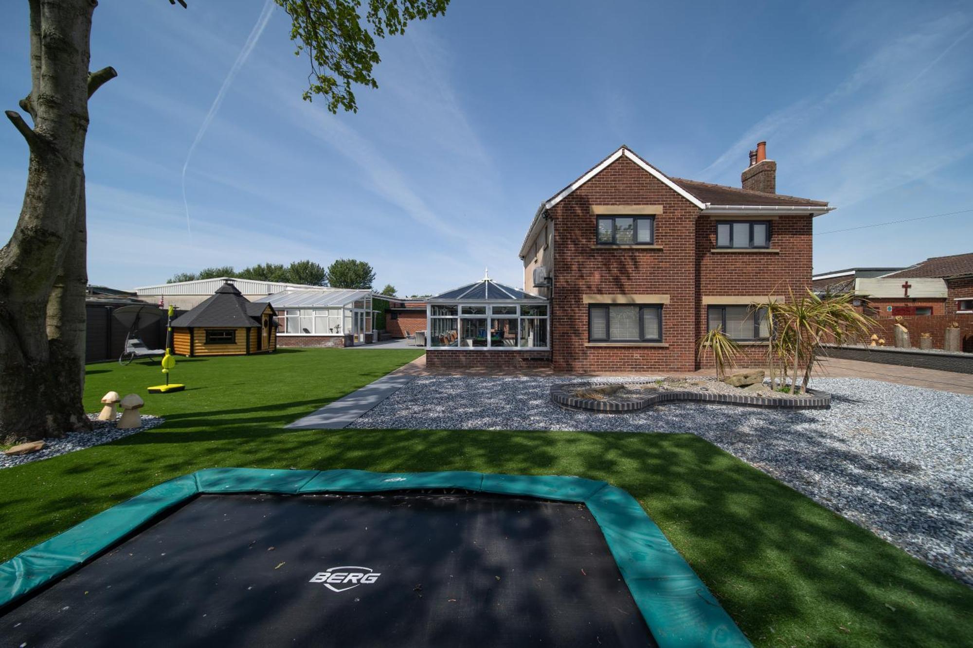 20 Guest Luxury - Private Pool, Hot Tub & Gym *
