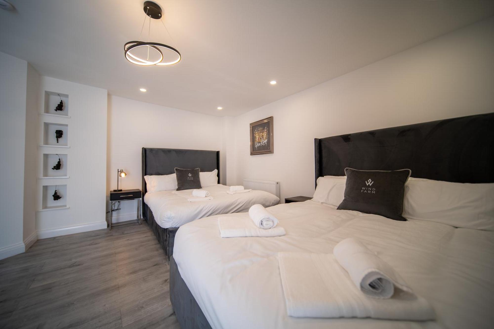 Guest house 20 Guest Luxury - Private Pool, Hot Tub & Gym Lytham St Annes