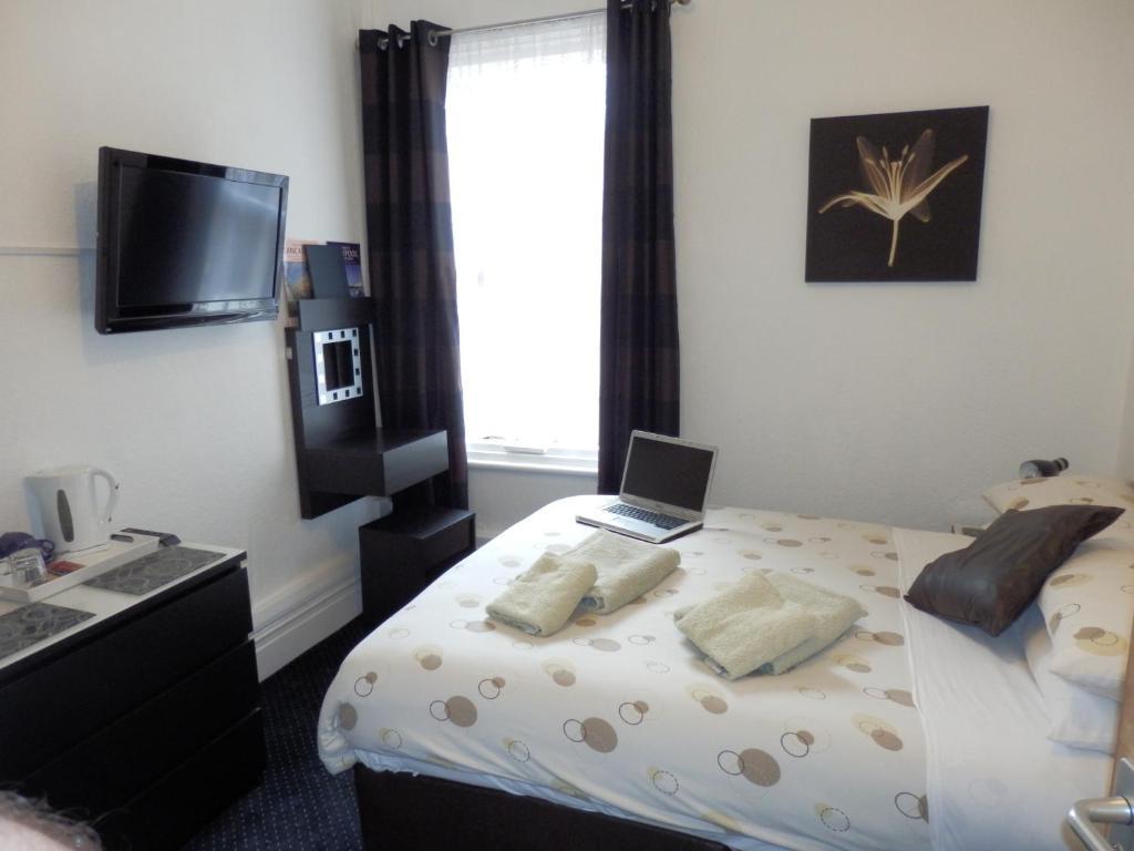 The Monarch 3* Lytham St Annes